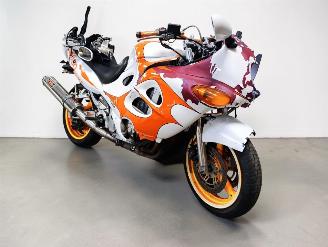 krockskadad bil motor Suzuki GSX 600 F 2001/7