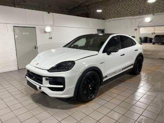 Vrakbiler auto Porsche Cayenne Coupe Turbo E-Hybrid mit GT-Paket HUD 2024/12