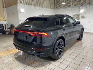 skadebil auto Audi Q8 50 TDI quattro s line STANDHZG/PANO/AHK/KAM 2025/2