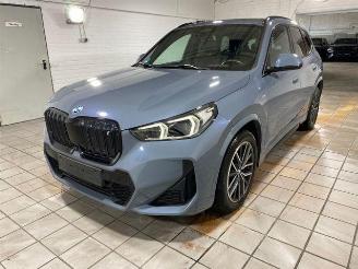 Voiture accidenté BMW iX1 xDrive30 M Sport HUD/KAM/PANO 2023/9