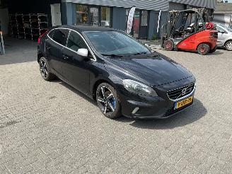  Volvo V-40 R-Design 2014/10