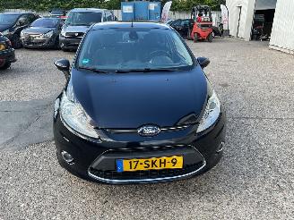 Vaurioauto  passenger cars Ford Fiesta Benzine Airco 2011/10