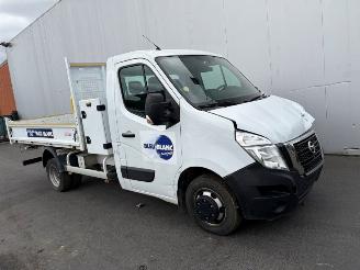 krockskadad bil bedrijf Nissan Nv400 DOUBLE WHEELS 2024/5