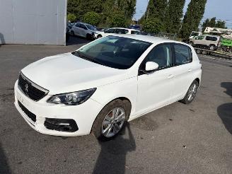 skadebil auto Peugeot 308 with cockpit and airbags included in the price 2020/10