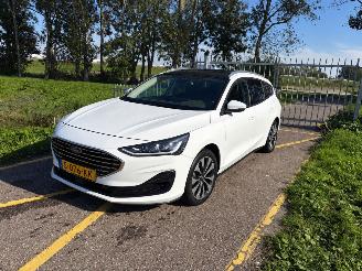 Coche accidentado Ford Focus Wagon 1.0 Ecoboost Hybrid Titanium 2023/2