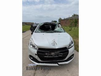 Vrakbiler auto Peugeot 208 208 I (CA/CC/CK/CL), Hatchback, 2012 / 2019 1.2 12V e-THP PureTech 110 2017/5