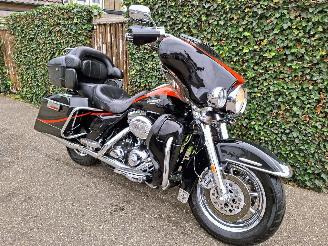 voitures voitures particulières Harley-Davidson H-300 110 FLHTCUSE 2 CVO 5HD Screamin Eagle 2007/4