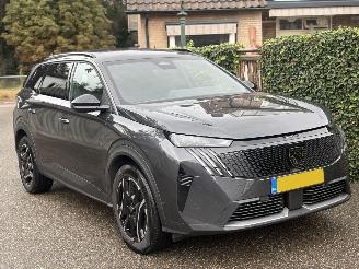 Vaurioauto  passenger cars Peugeot 5008 1.6 Plug-in Hybrid 195 Allure 7p AUTOMAAT 150PK 2025/10
