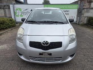 Voiture accidenté Toyota Yaris 1.0 12V VVT-i Hatchback  Benzine 998cc 51kW (69pk) 2008/8