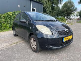 Vrakbiler auto Toyota Yaris Yaris II (P9), Hatchback, 2005 / 2014 1.0 12V VVT-i 2006/3