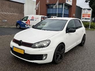 krockskadad bil auto Volkswagen Golf 2.0 GTI DSG 2009/10