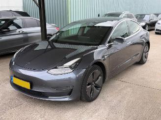 krockskadad bil auto Tesla Model 3 longe Range AWD  NAP 2019/7