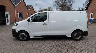 Vaurioauto  commercial vehicles Citroën Jumpy 1.6 hdi  70kw automaat   airco stand kachel 2018/10