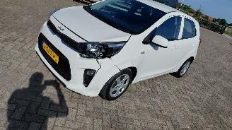 Vaurioauto  passenger cars Kia Picanto 1.0 dpi  5drs airco 2022/11