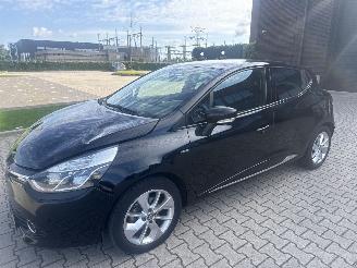 Avarii autoturisme Renault Clio 1.2 COLLECTION 66297 KM LICHTE SCHADE BOUWJAAR 2016 5600 EURO 2016/2