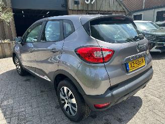 Vaurioauto  passenger cars Renault Captur 0.9 AIRCO NAVI CRUISE 2017/3