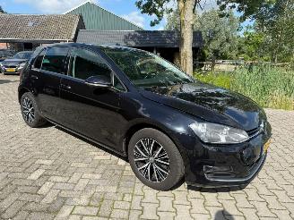 Vaurioauto  passenger cars Volkswagen Golf 1.6 TDI AUT ALLSTAR NAVI NETTE AUTO 2016/11