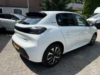 damaged passenger cars Peugeot 208 1.2 HYBRID 110 E STYLE 2025/4