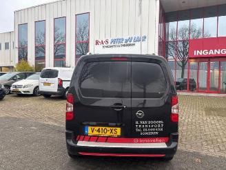 krockskadad bil auto Opel Combo Combo Cargo, Van, 2018 1.6 CDTI 100 2019/3