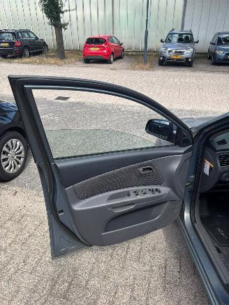 Kia Rio  picture 20
