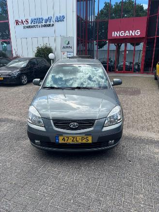 krockskadad bil auto Kia Rio  2008/3