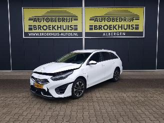 Schadeauto Kia Ceed Sportswagon 1.6 GDI PHEV DynamicPlusLine 2022/9