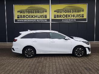 Kia Ceed Sportswagon 1.6 GDI PHEV DynamicPlusLine picture 4