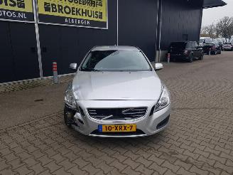 Volvo V-60 2.0 D4 Momentum picture 3