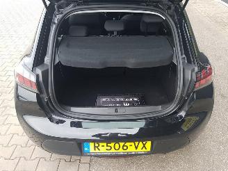 Peugeot 208 1.2 PureTech Active Pack picture 21