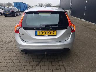 Volvo V-60 2.0 D4 Momentum picture 5