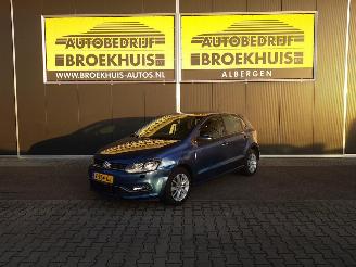 damaged passenger cars Volkswagen Polo 1.0 Trendline 2015/3