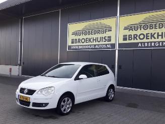 Coche siniestrado Volkswagen Polo Polo IV (9N1/2/3), Hatchback, 2001 / 2012 1.2 12V 2009/5