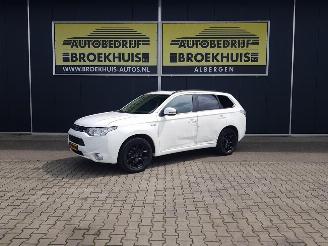 škoda osobní automobily Mitsubishi Outlander 2.0 PHEV instyle 2013/12