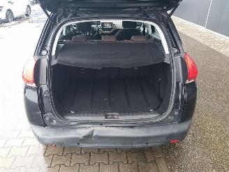 Peugeot 2008 1.2 VTi Active Pack Premium Automatic picture 9