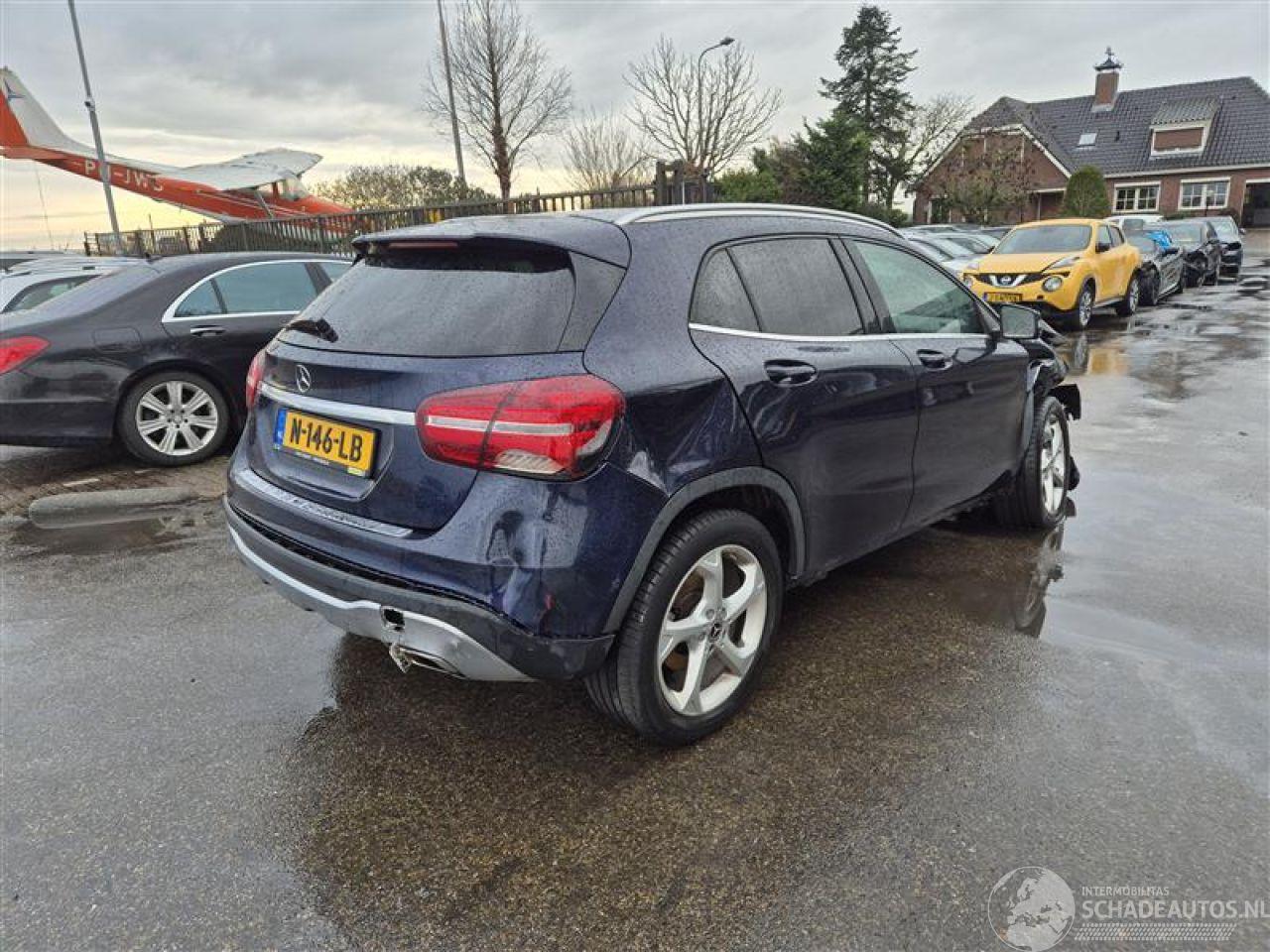 Mercedes GLA 180
