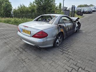 rozbiórka samochody osobowe Mercedes SL 500 2002/10