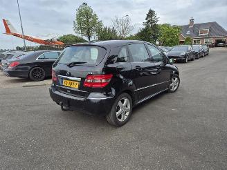 uszkodzony samochody osobowe Mercedes B-klasse 180 CDi 2009/4