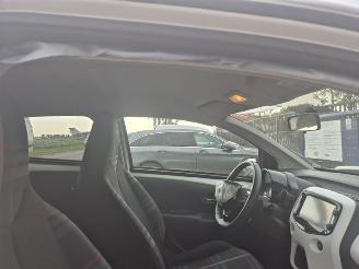 Peugeot 108 1.0 12v picture 8