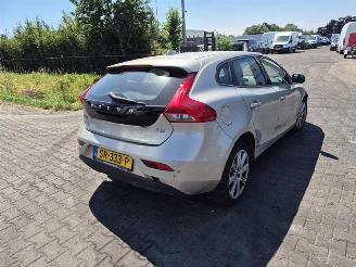 Vrakbiler auto Volvo V-40 T2 2018/5