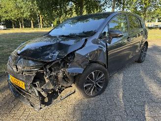 damaged passenger cars Toyota Verso  2018/1