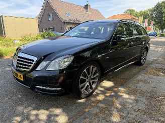 Vaurioauto  passenger cars Mercedes E-klasse  2011/1