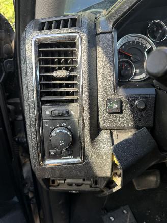 Dodge Ram 1500 SPORT picture 28