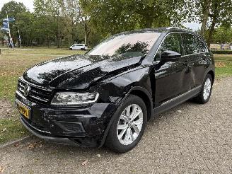 uszkodzony samochody osobowe Volkswagen Tiguan  2019/1
