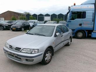 Schadeauto Nissan Primera 1,6 SLX Sedan - Airco 1997/8