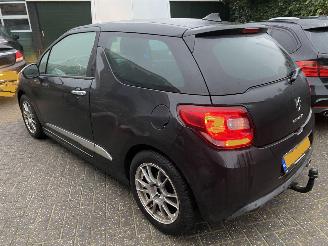 Citroën DS3 e-HDI 1.6 So Chic picture 14
