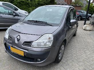 Renault Modus Automaat 1.6 82KW VASTE PRIJS picture 2