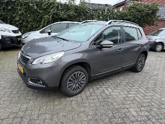 Auto incidentate Peugeot 2008 Automaat 1.2 PureTech Blue Lion 2016/4