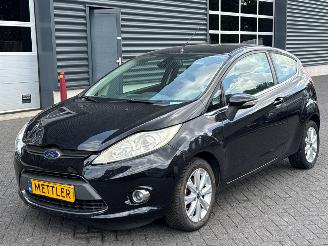 Vaurioauto  passenger cars Ford Fiesta 1.4 16V Hatchback  Benzine 1.388cc 71kW (97pk) FWD 2009/1