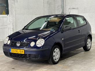 Unfallwagen Volkswagen Polo 1.4 16V Hatchback  Benzine 1.390cc 55kW (75pk) FWD 2003/11