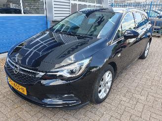 Schadeauto Opel Astra SPORTS TOURER+ 1.6 CDTI Innovation 2017/9